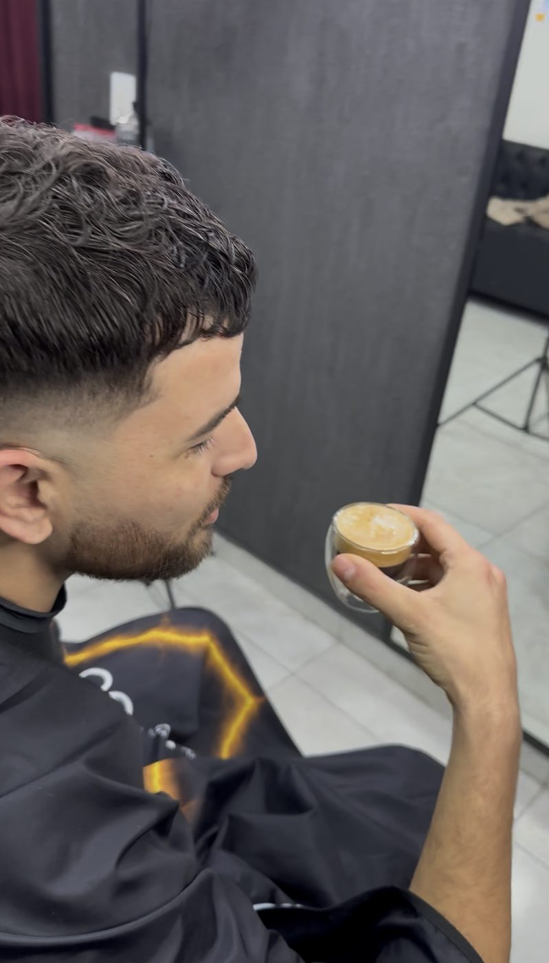 Fade con café de cortesía